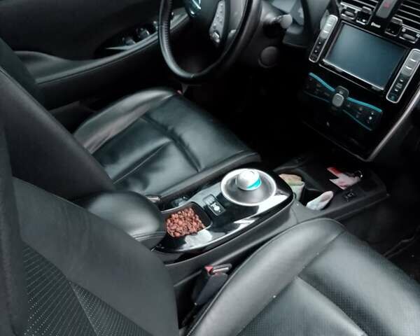 Серый Ниссан Лиф, объемом двигателя 0 л и пробегом 103 тыс. км за 11500 $, фото 7 на Automoto.ua