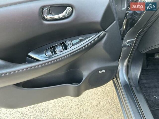 Сірий Ніссан Ліф, об'ємом двигуна 0 л та пробігом 154 тис. км за 8200 $, фото 19 на Automoto.ua