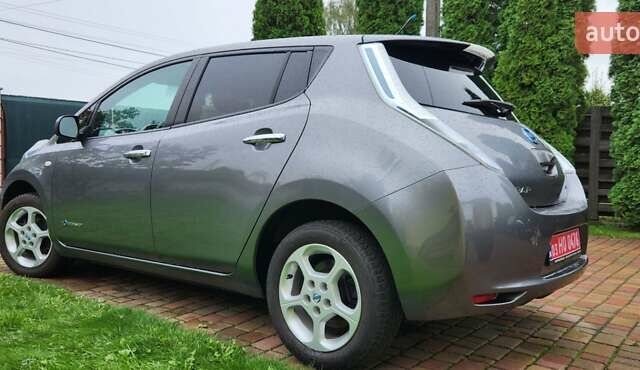 Серый Ниссан Лиф, объемом двигателя 0 л и пробегом 120 тыс. км за 6550 $, фото 11 на Automoto.ua