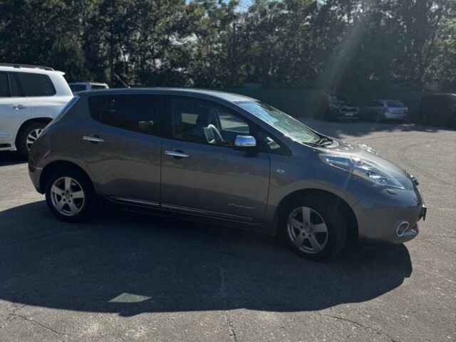 Серый Ниссан Лиф, объемом двигателя 0 л и пробегом 92 тыс. км за 6800 $, фото 1 на Automoto.ua