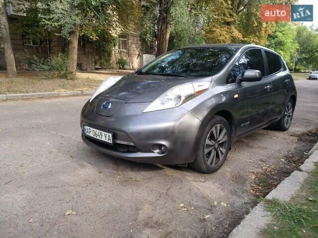 Серый Ниссан Лиф, объемом двигателя 0 л и пробегом 160 тыс. км за 6000 $, фото 8 на Automoto.ua