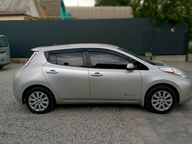 Серый Ниссан Лиф, объемом двигателя 0 л и пробегом 110 тыс. км за 6800 $, фото 2 на Automoto.ua