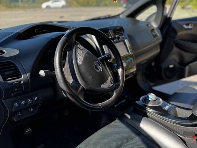 Серый Ниссан Лиф, объемом двигателя 0 л и пробегом 92 тыс. км за 6800 $, фото 2 на Automoto.ua