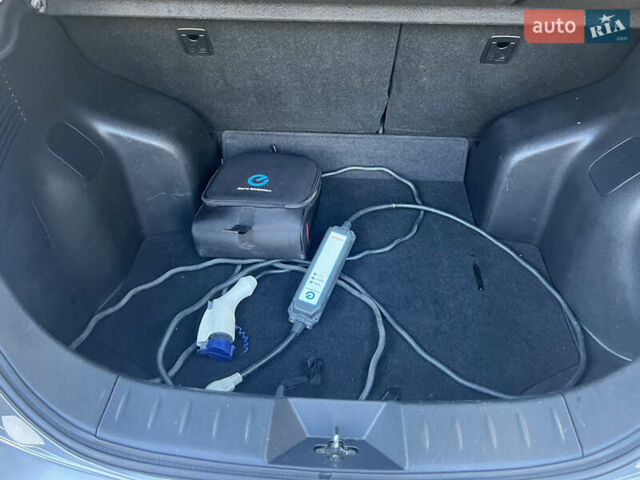 Ниссан Лиф 2014 в Черновцах на Automoto.ua Серый Ниссан Лиф, объемом двигателя 0 л и пробегом 83 тыс. км за 5900 $, фото 19 на Automoto.ua