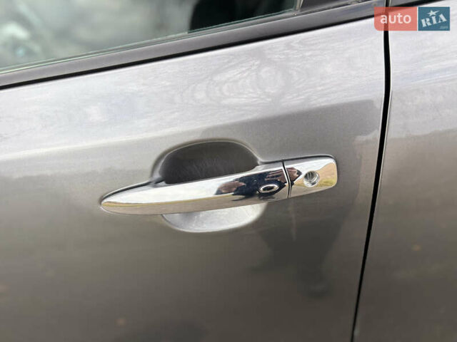 Сірий Ніссан Ліф, об'ємом двигуна 0 л та пробігом 138 тис. км за 5950 $, фото 28 на Automoto.ua