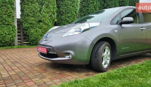 Серый Ниссан Лиф, объемом двигателя 0 л и пробегом 120 тыс. км за 6550 $, фото 9 на Automoto.ua