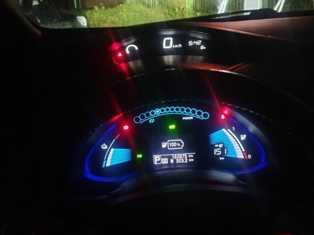 Серый Ниссан Лиф, объемом двигателя 0 л и пробегом 161 тыс. км за 6400 $, фото 11 на Automoto.ua