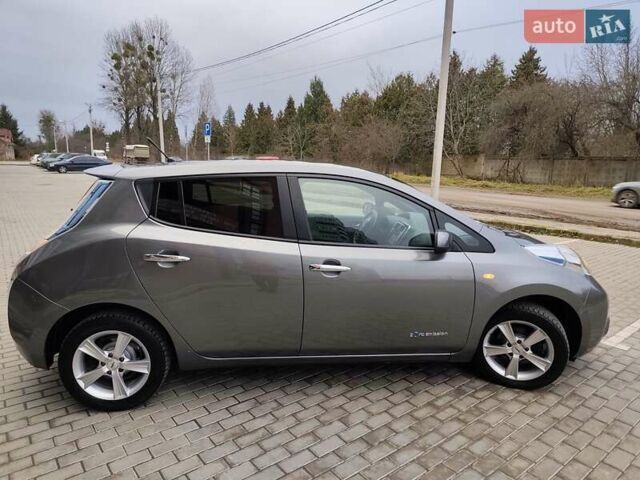 Серый Ниссан Лиф, объемом двигателя 0 л и пробегом 100 тыс. км за 5999 $, фото 13 на Automoto.ua