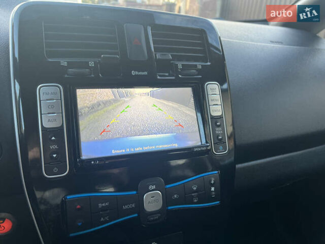 Ниссан Лиф 2014 в Черновцах на Automoto.ua Серый Ниссан Лиф, объемом двигателя 0 л и пробегом 83 тыс. км за 5900 $, фото 43 на Automoto.ua