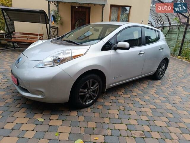 Ниссан Лиф 2014 в Ровно на Automoto.ua Серый Ниссан Лиф, объемом двигателя 0 л и пробегом 118 тыс. км за 5700 $, фото 7 на Automoto.ua