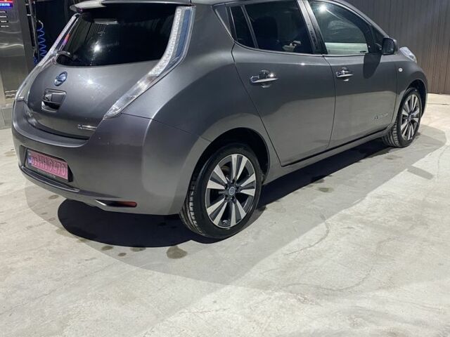 Сірий Ніссан Ліф, об'ємом двигуна 0 л та пробігом 131 тис. км за 6550 $, фото 6 на Automoto.ua