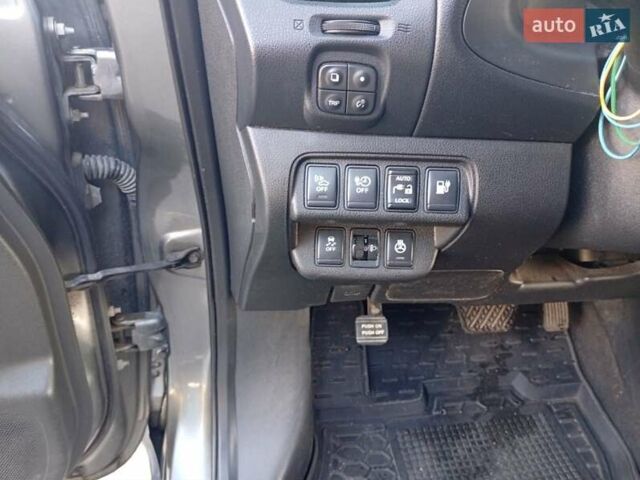 Серый Ниссан Лиф, объемом двигателя 0 л и пробегом 244 тыс. км за 5999 $, фото 21 на Automoto.ua