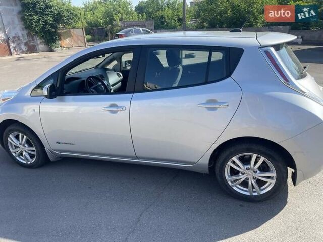 Сірий Ніссан Ліф, об'ємом двигуна 0 л та пробігом 107 тис. км за 7200 $, фото 7 на Automoto.ua