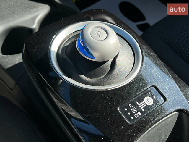 Серый Ниссан Лиф, объемом двигателя 0 л и пробегом 111 тыс. км за 5999 $, фото 17 на Automoto.ua