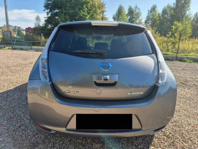 Серый Ниссан Лиф, объемом двигателя 0 л и пробегом 150 тыс. км за 2015 $, фото 3 на Automoto.ua