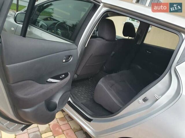 Серый Ниссан Лиф, объемом двигателя 0 л и пробегом 126 тыс. км за 7500 $, фото 64 на Automoto.ua