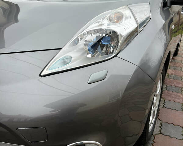 Серый Ниссан Лиф, объемом двигателя 0 л и пробегом 139 тыс. км за 7200 $, фото 13 на Automoto.ua