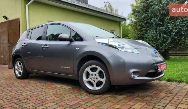 Серый Ниссан Лиф, объемом двигателя 0 л и пробегом 120 тыс. км за 6550 $, фото 1 на Automoto.ua