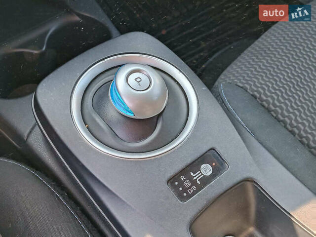 Серый Ниссан Лиф, объемом двигателя 0 л и пробегом 77 тыс. км за 7540 $, фото 21 на Automoto.ua