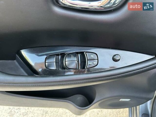 Сірий Ніссан Ліф, об'ємом двигуна 0 л та пробігом 154 тис. км за 8200 $, фото 20 на Automoto.ua