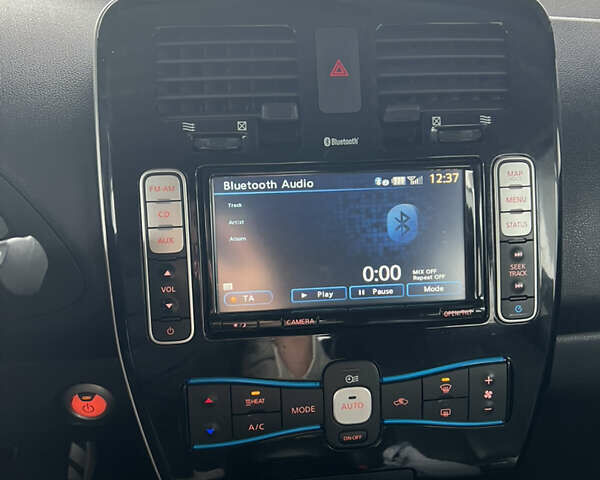 Серый Ниссан Лиф, объемом двигателя 0 л и пробегом 172 тыс. км за 6800 $, фото 2 на Automoto.ua