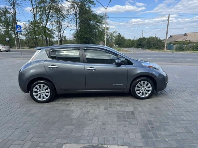 Сірий Ніссан Ліф, об'ємом двигуна 0 л та пробігом 140 тис. км за 7000 $, фото 3 на Automoto.ua