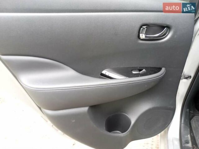 Серый Ниссан Лиф, объемом двигателя 0 л и пробегом 132 тыс. км за 5950 $, фото 28 на Automoto.ua