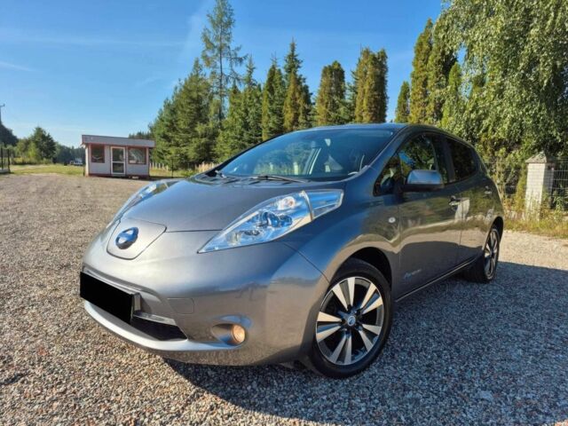 Серый Ниссан Лиф, объемом двигателя 0 л и пробегом 150 тыс. км за 2015 $, фото 1 на Automoto.ua