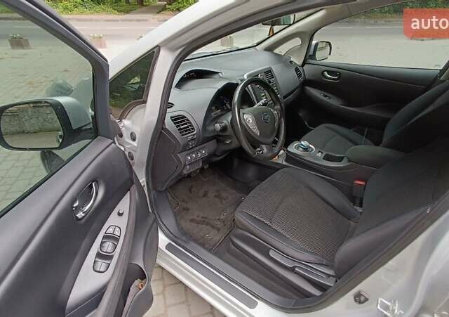 Сірий Ніссан Ліф, об'ємом двигуна 0 л та пробігом 118 тис. км за 6400 $, фото 2 на Automoto.ua