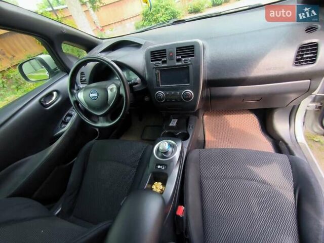 Сірий Ніссан Ліф, об'ємом двигуна 0 л та пробігом 227 тис. км за 8528 $, фото 4 на Automoto.ua