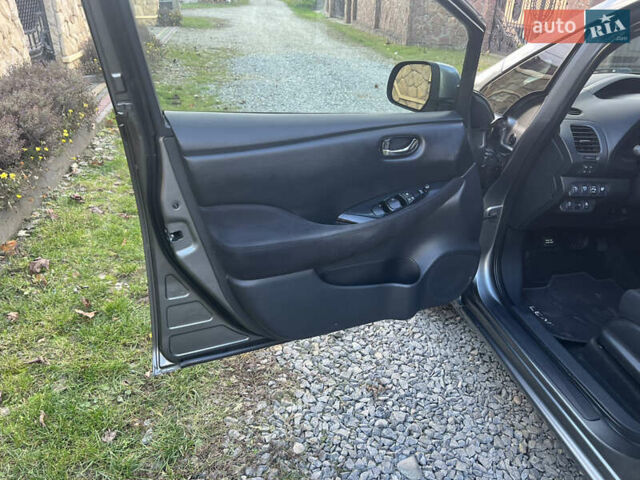 Ниссан Лиф 2014 в Черновцах на Automoto.ua Серый Ниссан Лиф, объемом двигателя 0 л и пробегом 83 тыс. км за 5900 $, фото 22 на Automoto.ua