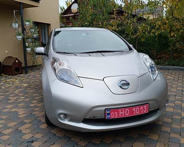 Ниссан Лиф 2014 в Ровно на Automoto.ua Серый Ниссан Лиф, объемом двигателя 0 л и пробегом 118 тыс. км за 5700 $, фото 25 на Automoto.ua