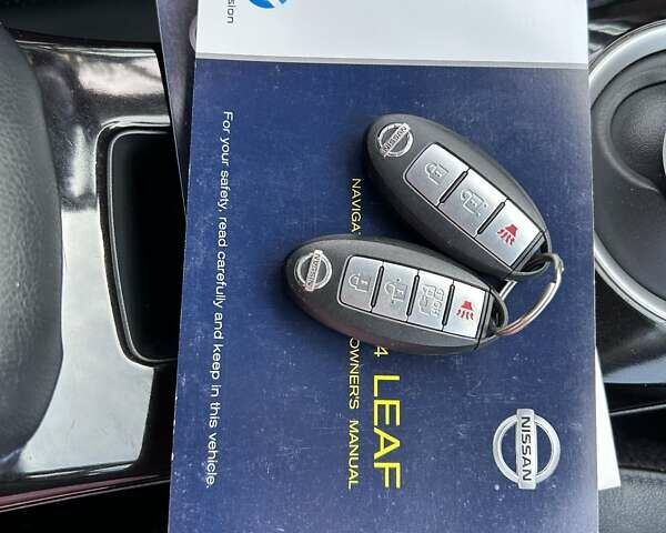 Сірий Ніссан Ліф, об'ємом двигуна 0 л та пробігом 154 тис. км за 8200 $, фото 52 на Automoto.ua