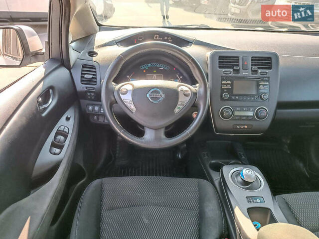 Серый Ниссан Лиф, объемом двигателя 0 л и пробегом 77 тыс. км за 7540 $, фото 12 на Automoto.ua