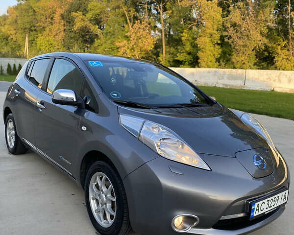 Серый Ниссан Лиф, объемом двигателя 0 л и пробегом 135 тыс. км за 6800 $, фото 11 на Automoto.ua