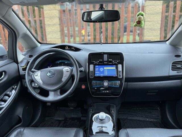 Серый Ниссан Лиф, объемом двигателя 0 л и пробегом 35 тыс. км за 8700 $, фото 10 на Automoto.ua