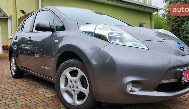 Серый Ниссан Лиф, объемом двигателя 0 л и пробегом 120 тыс. км за 6550 $, фото 5 на Automoto.ua