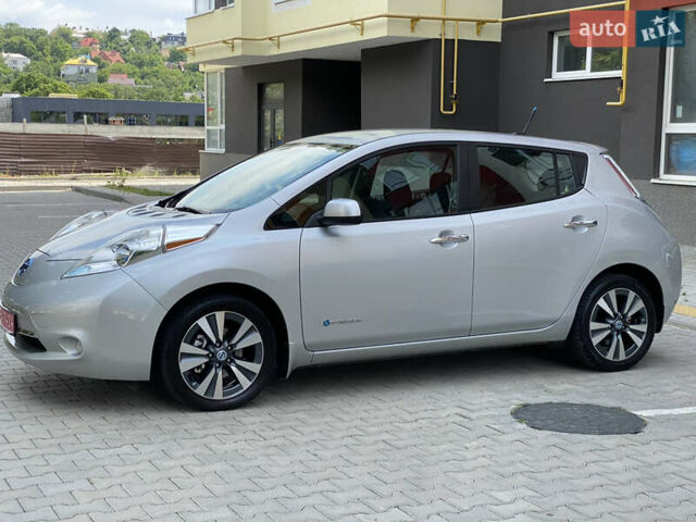 Серый Ниссан Лиф, объемом двигателя 0 л и пробегом 147 тыс. км за 4400 $, фото 9 на Automoto.ua