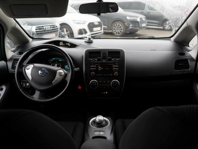 Серый Ниссан Лиф, объемом двигателя 0 л и пробегом 174 тыс. км за 5800 $, фото 20 на Automoto.ua