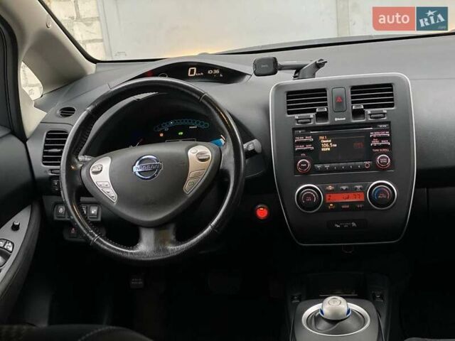 Серый Ниссан Лиф, объемом двигателя 0 л и пробегом 103 тыс. км за 5990 $, фото 42 на Automoto.ua