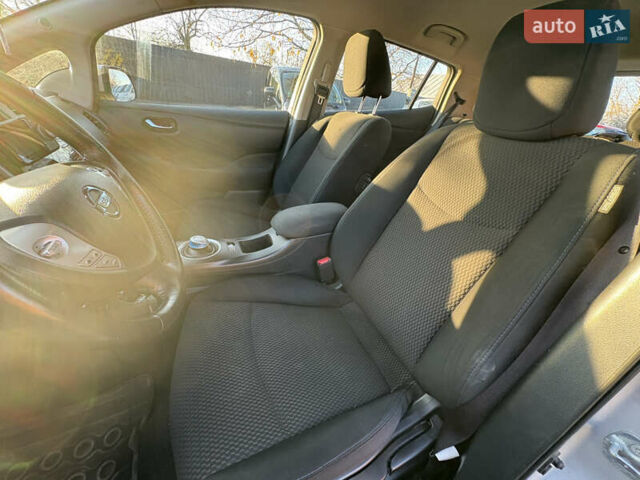 Серый Ниссан Лиф, объемом двигателя 0 л и пробегом 128 тыс. км за 6500 $, фото 19 на Automoto.ua