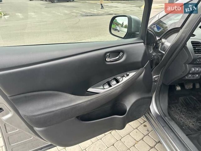 Серый Ниссан Лиф, объемом двигателя 0 л и пробегом 126 тыс. км за 7450 $, фото 11 на Automoto.ua