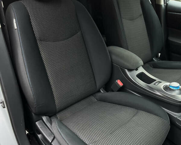 Серый Ниссан Лиф, объемом двигателя 0 л и пробегом 147 тыс. км за 7350 $, фото 18 на Automoto.ua