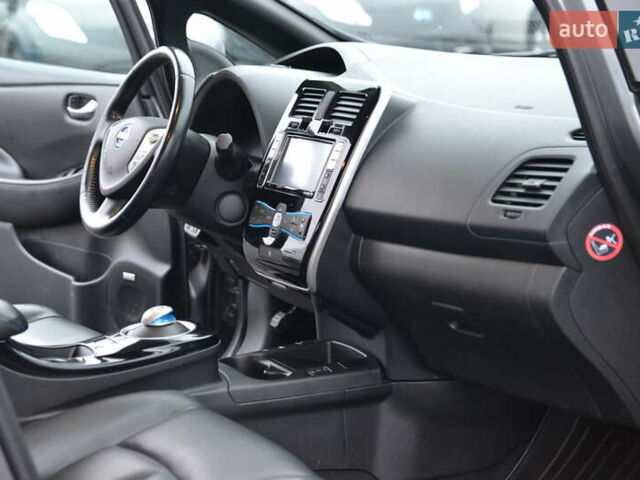 Серый Ниссан Лиф, объемом двигателя 0 л и пробегом 127 тыс. км за 6999 $, фото 20 на Automoto.ua