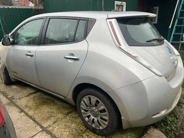 Серый Ниссан Лиф, объемом двигателя 0 л и пробегом 100 тыс. км за 2981 $, фото 6 на Automoto.ua