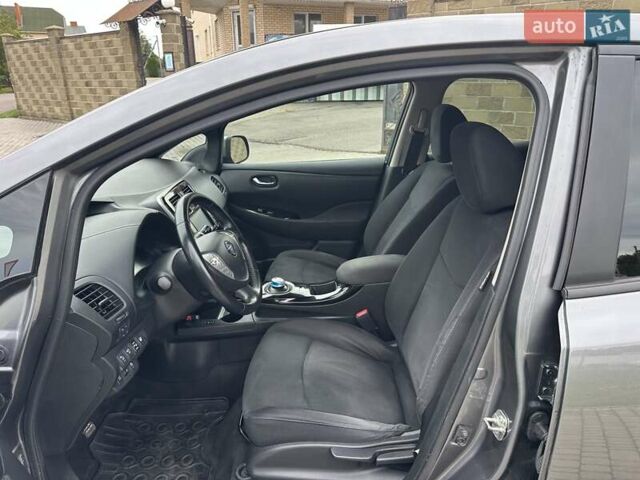 Серый Ниссан Лиф, объемом двигателя 0 л и пробегом 126 тыс. км за 7450 $, фото 14 на Automoto.ua