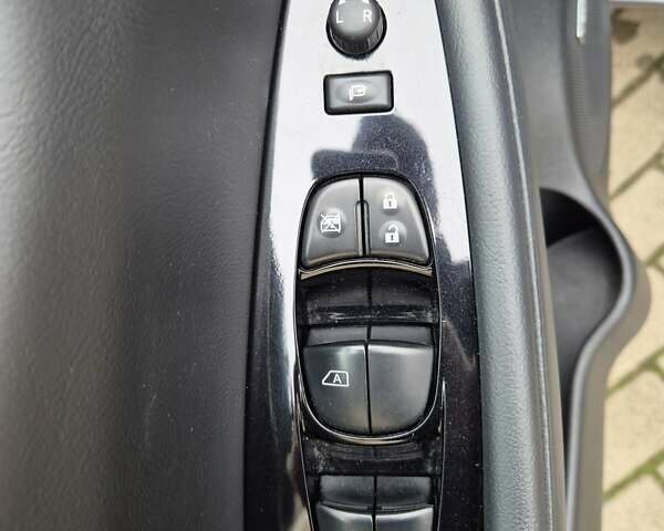 Сірий Ніссан Ліф, об'ємом двигуна 0 л та пробігом 102 тис. км за 7400 $, фото 24 на Automoto.ua