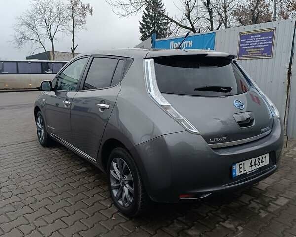 Серый Ниссан Лиф, объемом двигателя 0 л и пробегом 100 тыс. км за 6450 $, фото 17 на Automoto.ua