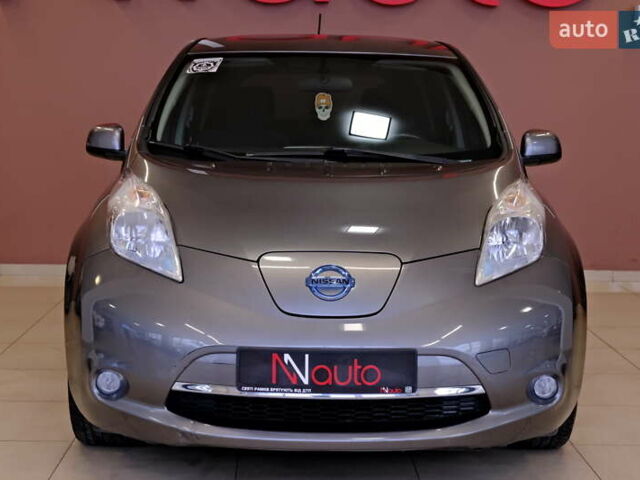 Сірий Ніссан Ліф, об'ємом двигуна 0 л та пробігом 162 тис. км за 7300 $, фото 1 на Automoto.ua