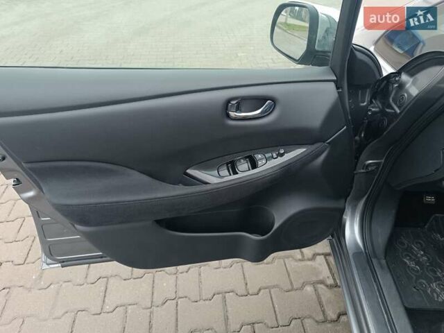 Серый Ниссан Лиф, объемом двигателя 0 л и пробегом 100 тыс. км за 6450 $, фото 25 на Automoto.ua